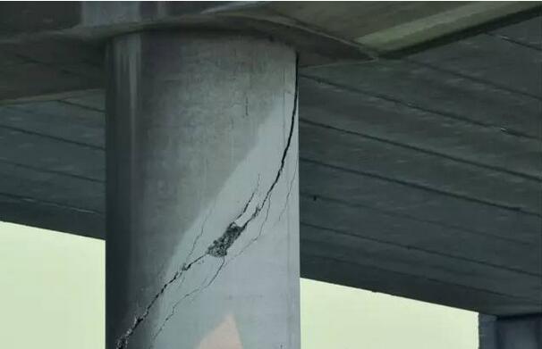 ײ���¹ʵĴ��óͷ�����������������������ײ�Զ����ϵͳ��������������һʱ���ȡ�¹���Ϣ